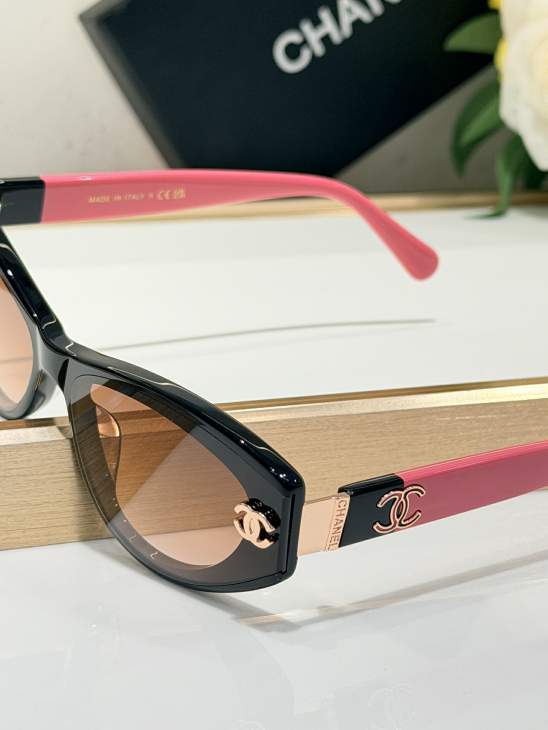 Picture of Chanel Sunglasses _SKUfw81853715fw